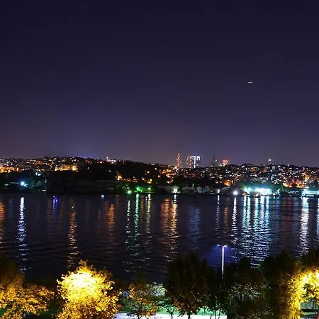 Golden Horn Apartment *