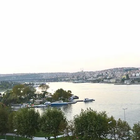 Golden Horn Apartment