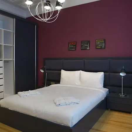 Golden Horn Apartment *